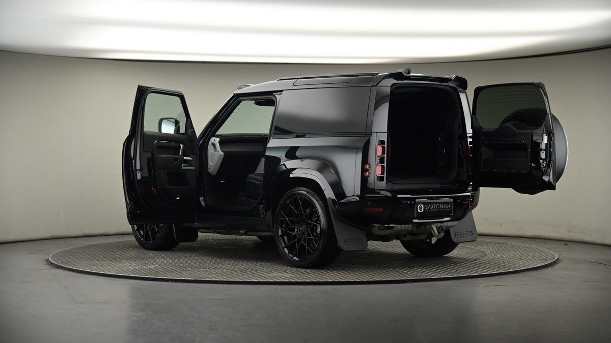 More views of Land Rover Defender 90