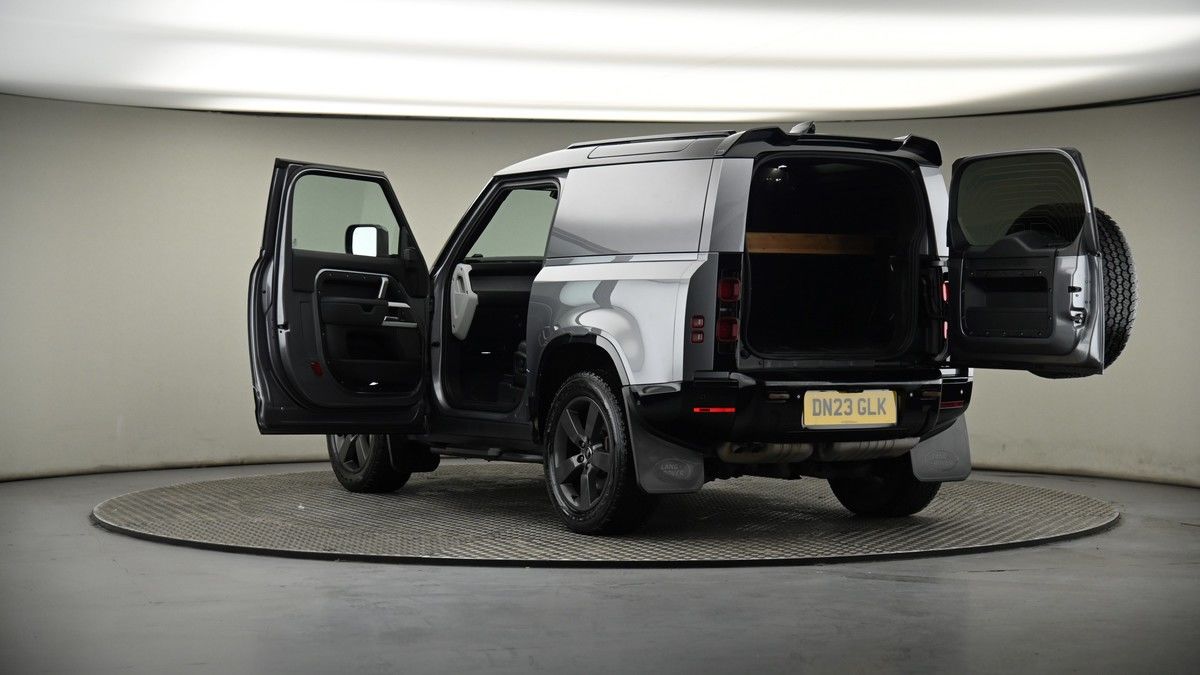 Land Rover Defender 90 Image 5