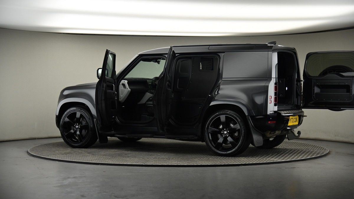 More views of Land Rover Defender 110