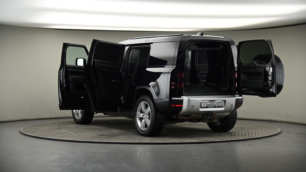 Land Rover Defender 110 Image 8