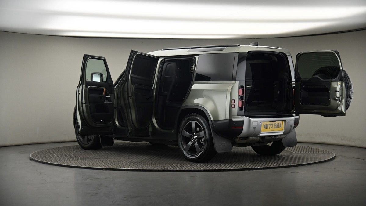 More views of Land Rover Defender 110