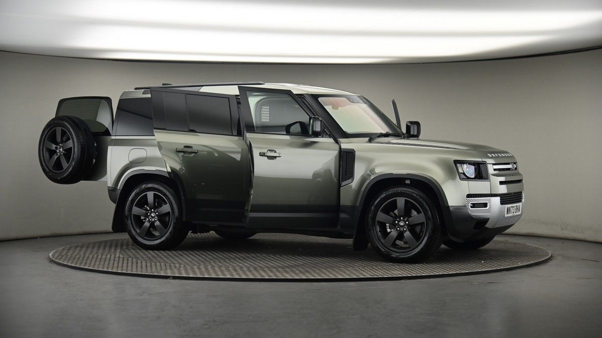 More views of Land Rover Defender 110