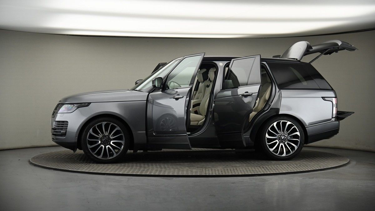 More views of Land Rover Range Rover