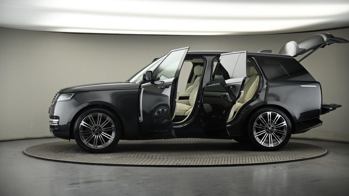 More views of Land Rover Range Rover