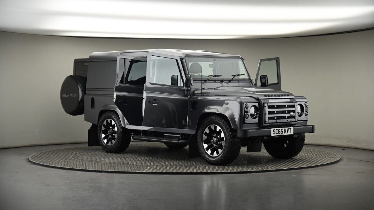 More views of Land Rover Defender 110