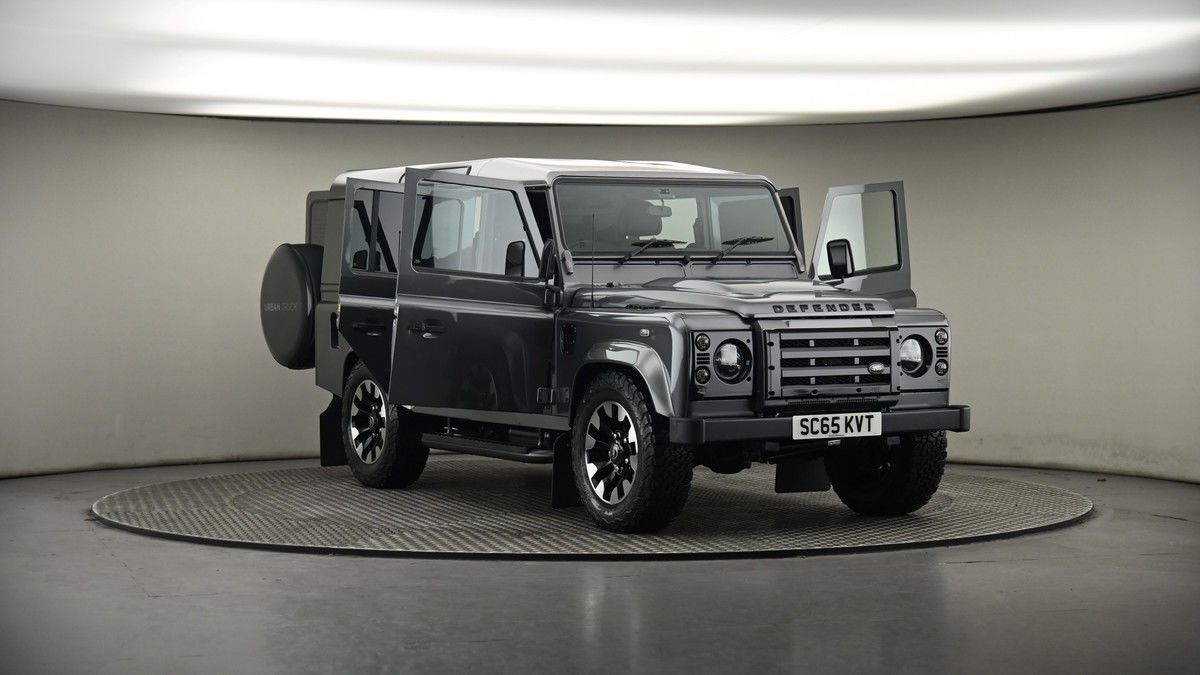 More views of Land Rover Defender 110