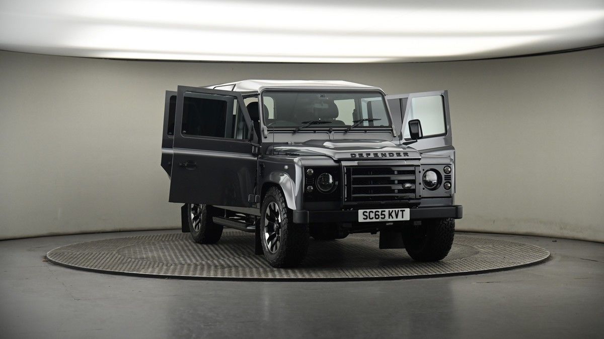 More views of Land Rover Defender 110