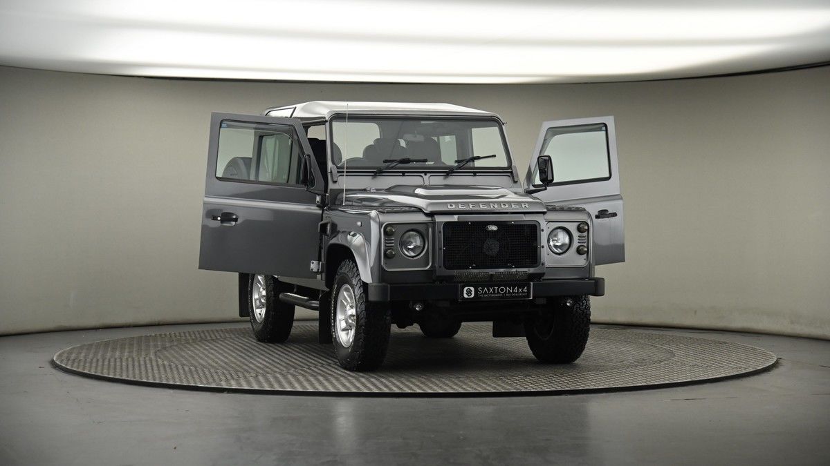 More views of Land Rover Defender 90