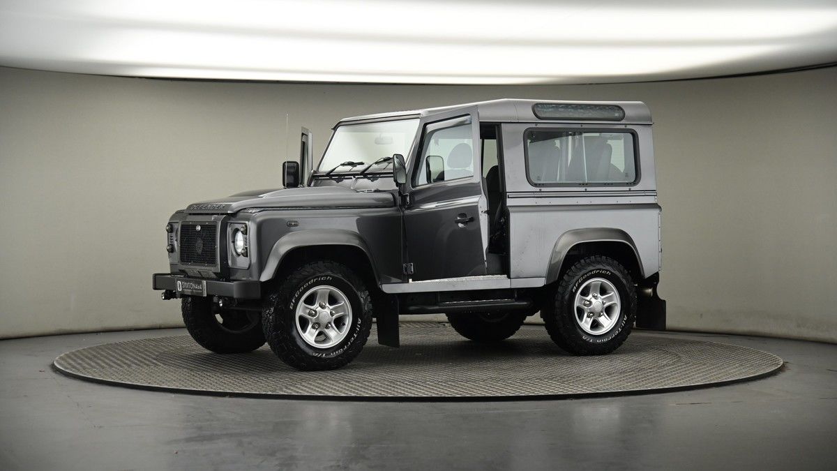 More views of Land Rover Defender 90