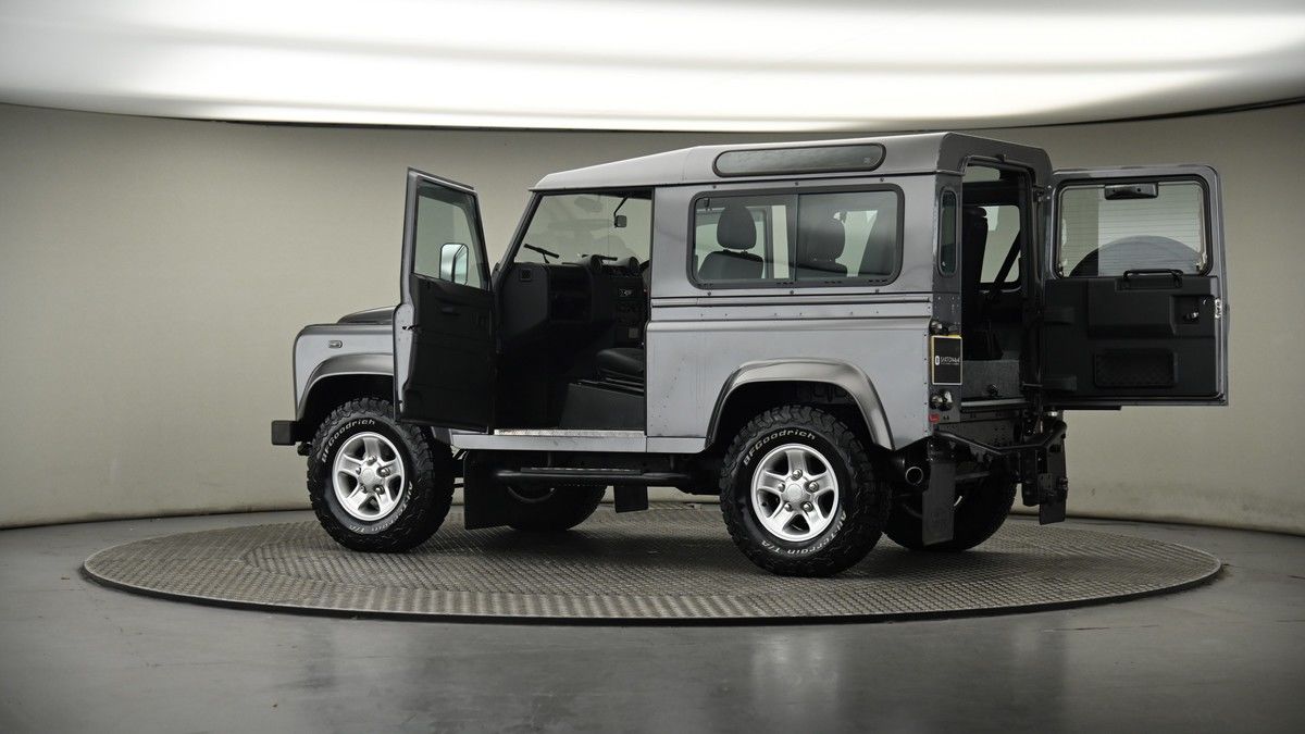 More views of Land Rover Defender 90