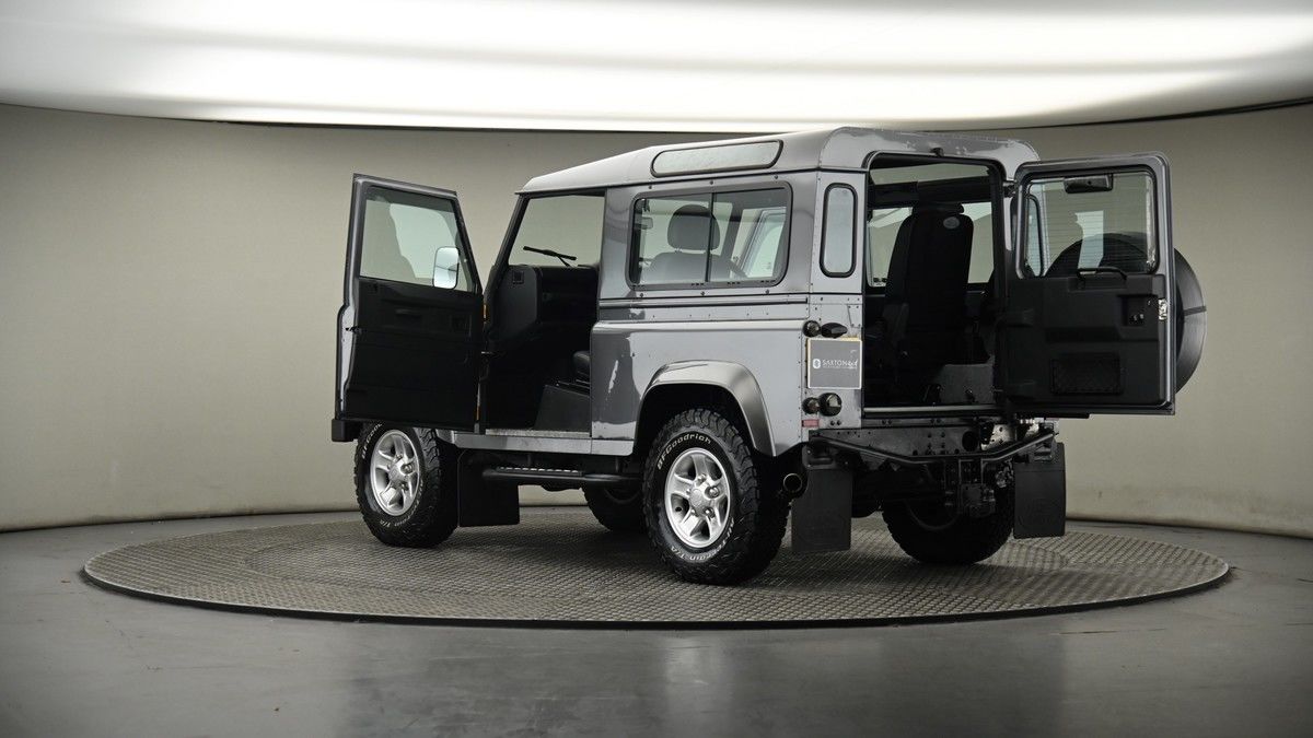 More views of Land Rover Defender 90