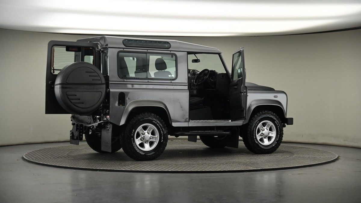 More views of Land Rover Defender 90