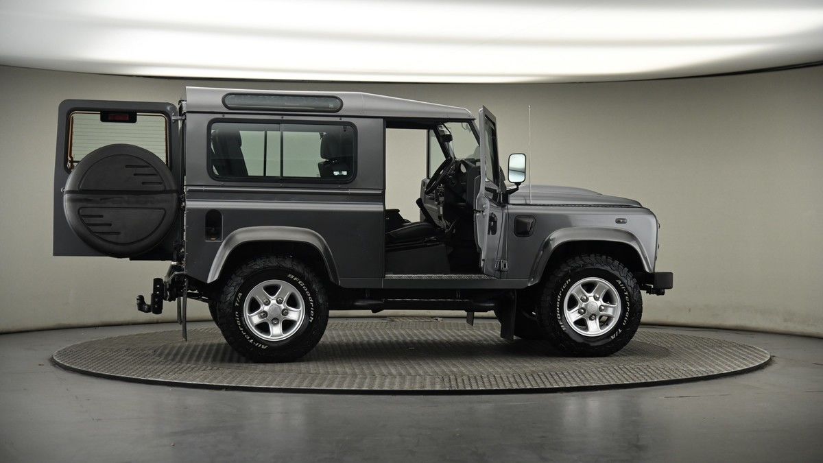 More views of Land Rover Defender 90