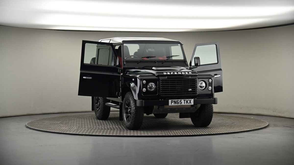 More views of Land Rover Defender 90