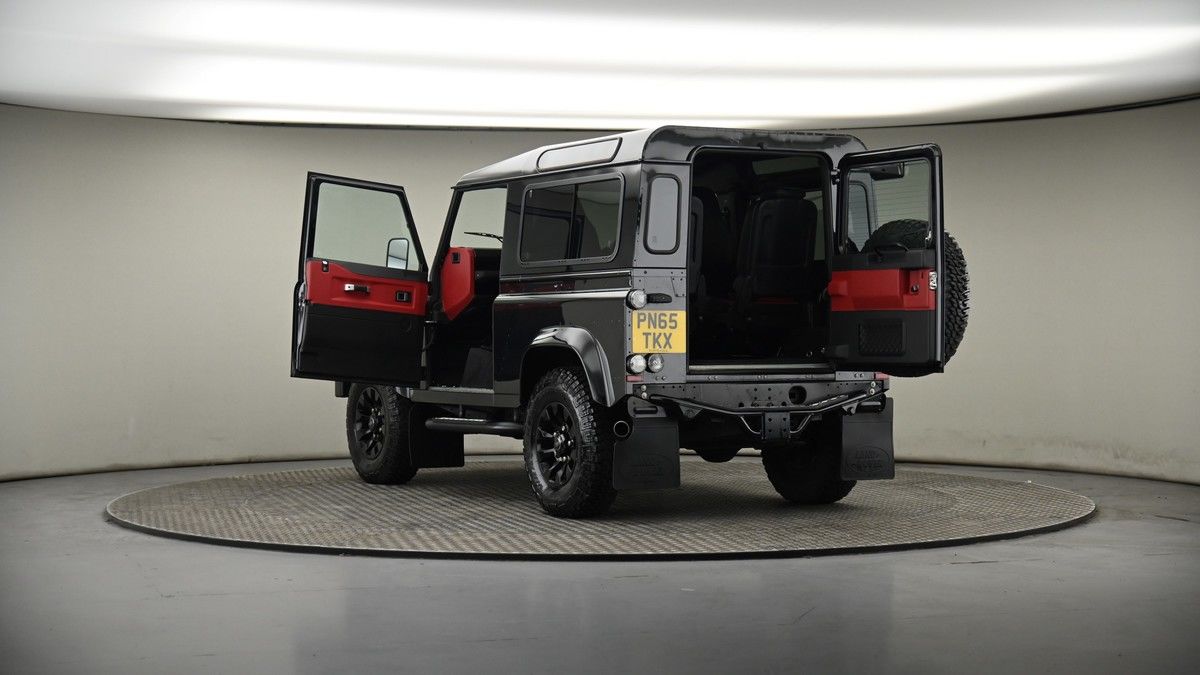 Land Rover Defender 90 Image 8