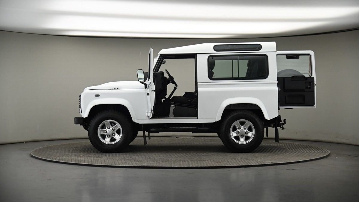 More views of Land Rover Defender 90