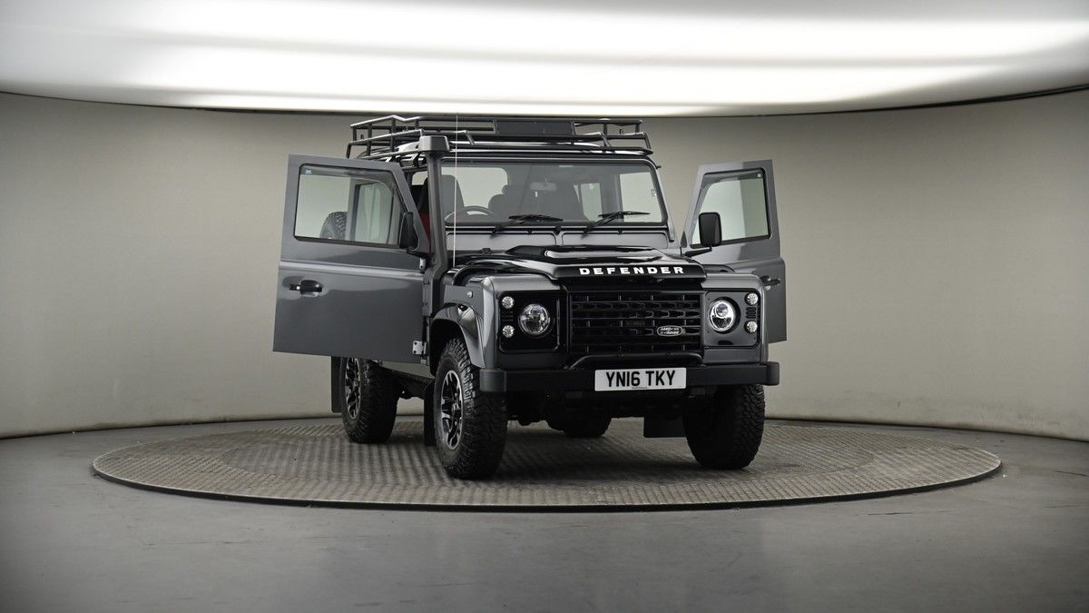 More views of Land Rover Defender 90