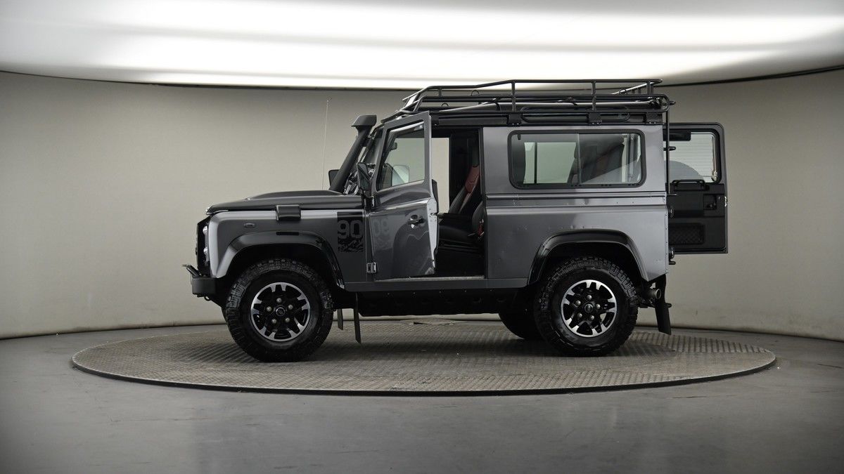 More views of Land Rover Defender 90