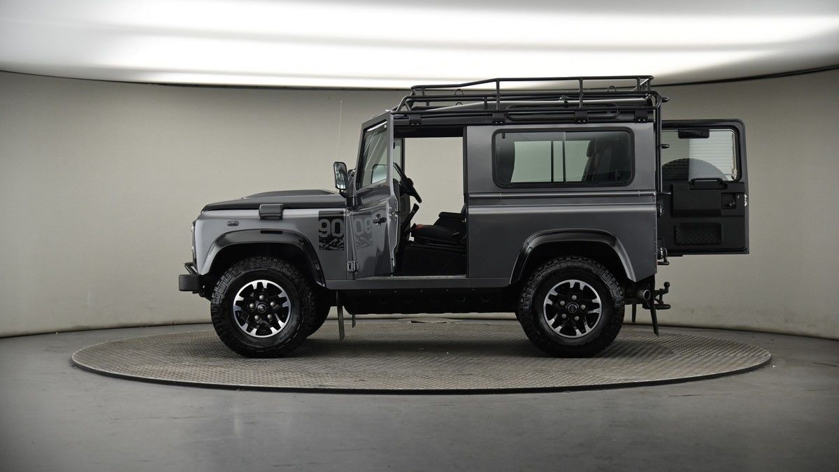 More views of Land Rover Defender 90