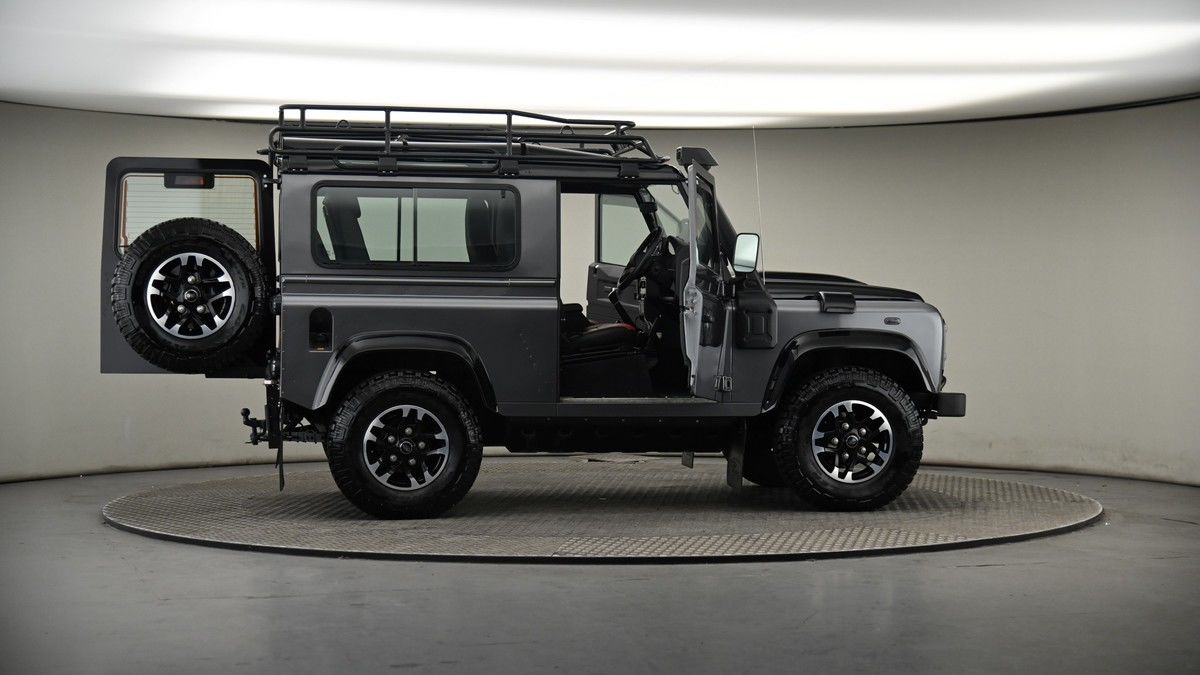 More views of Land Rover Defender 90