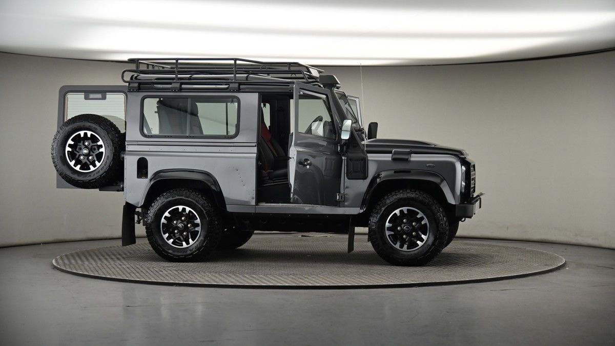 More views of Land Rover Defender 90