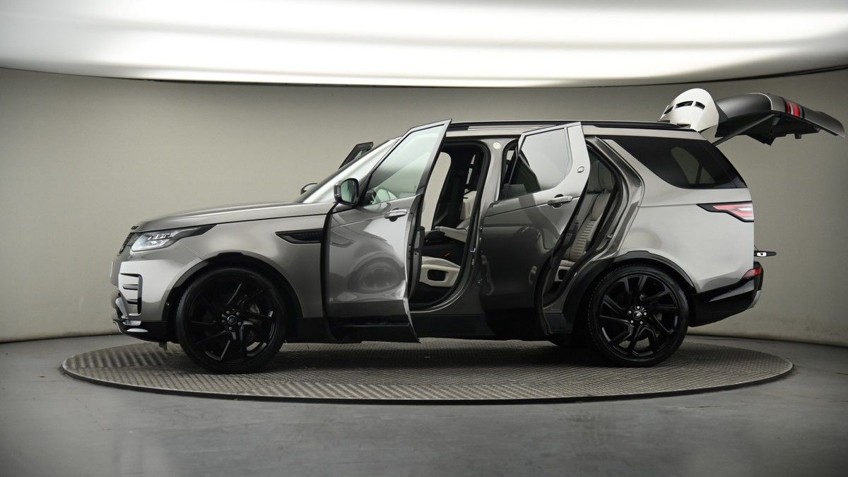 More views of Land Rover Discovery