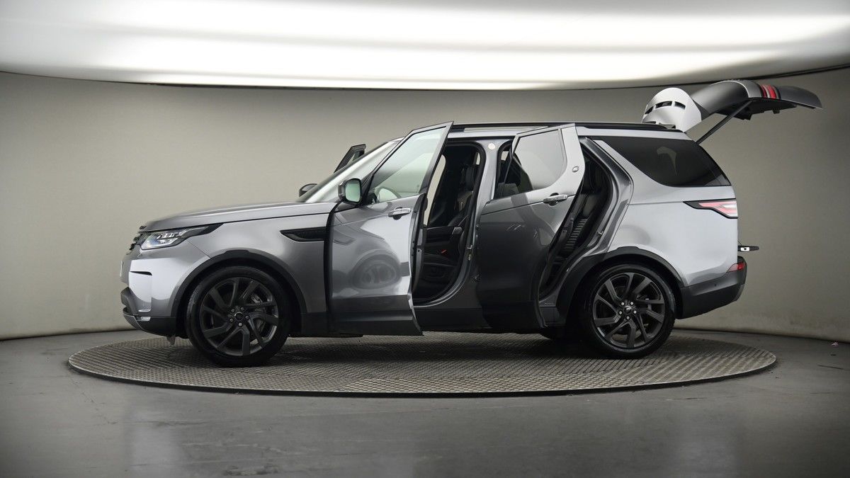 More views of Land Rover Discovery