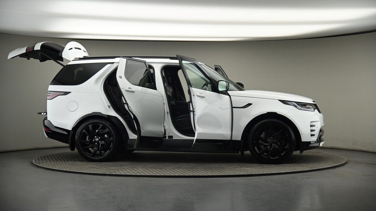 More views of Land Rover Discovery