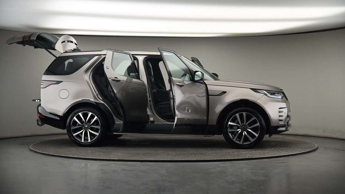 More views of Land Rover Discovery