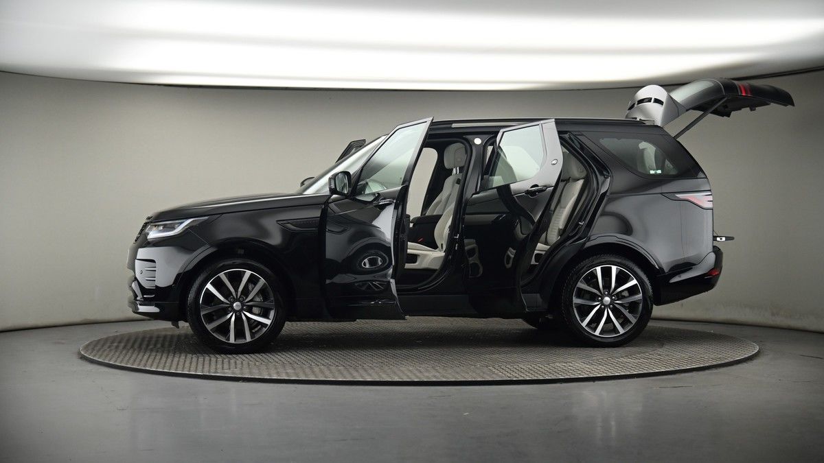 More views of Land Rover Discovery