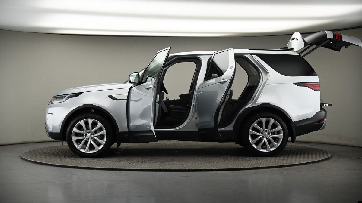 More views of Land Rover Discovery