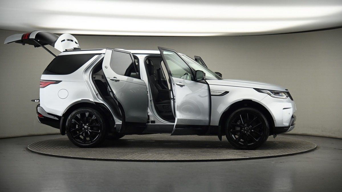 More views of Land Rover Discovery