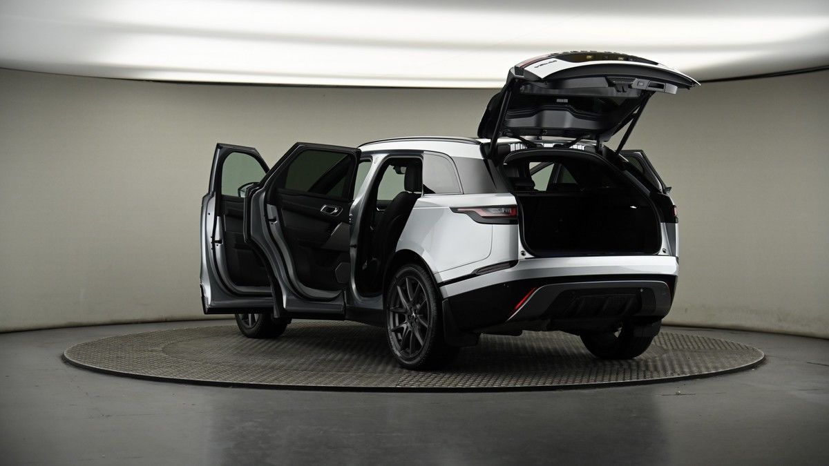 Land Rover Range Rover Velar Image 16