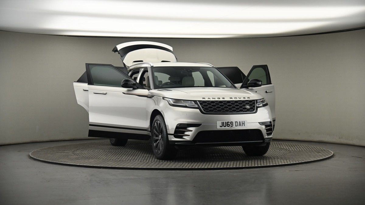 More views of Land Rover Range Rover Velar