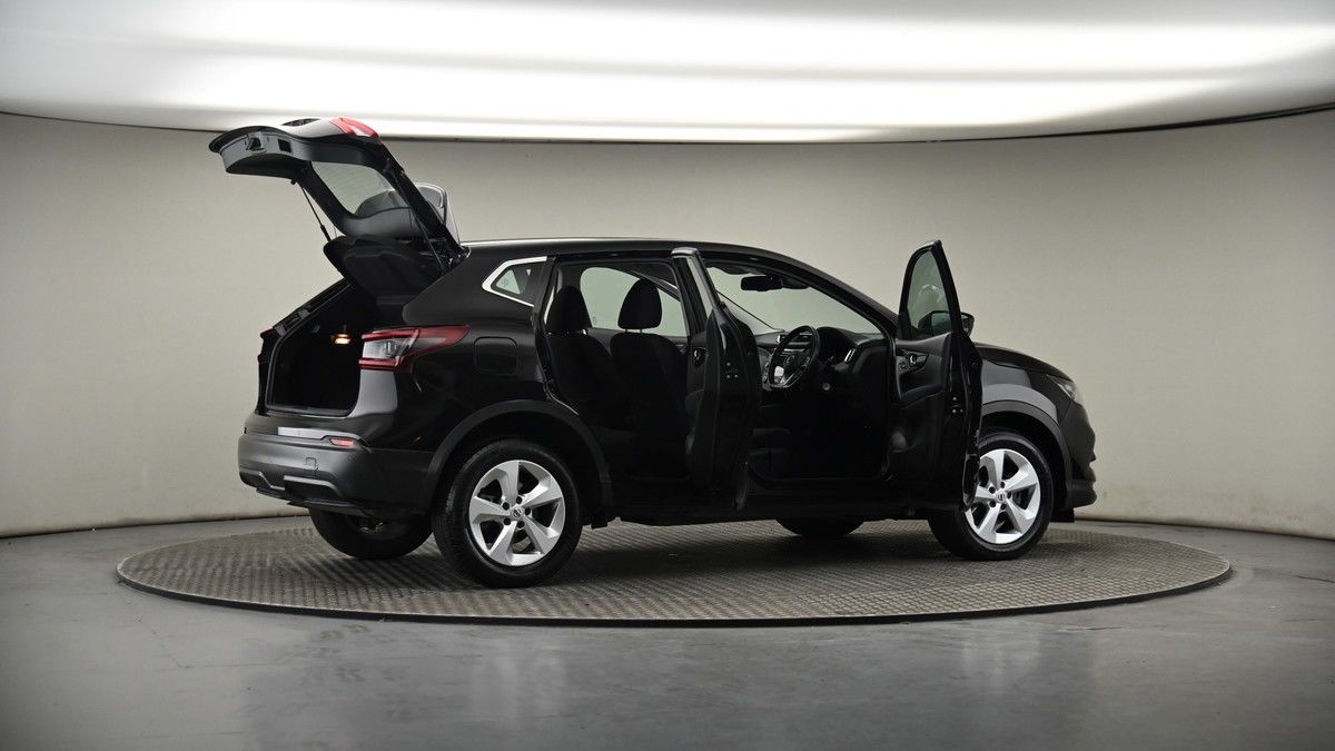 More views of Nissan Qashqai