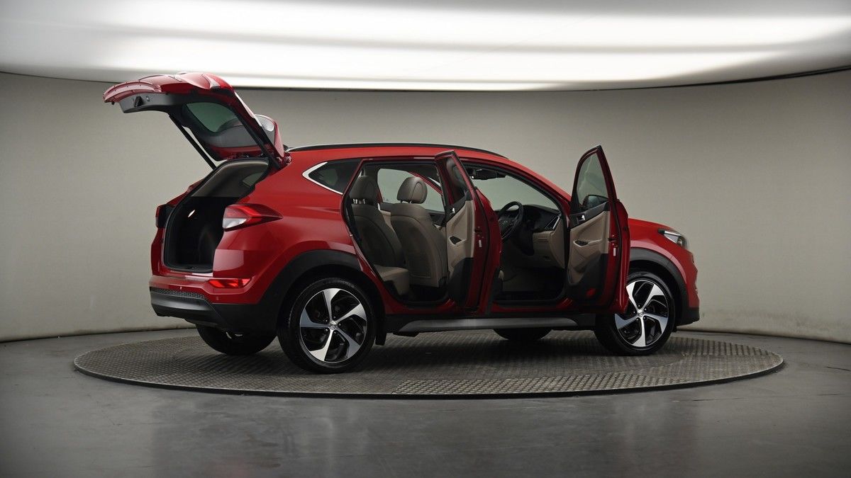 More views of Hyundai TUCSON