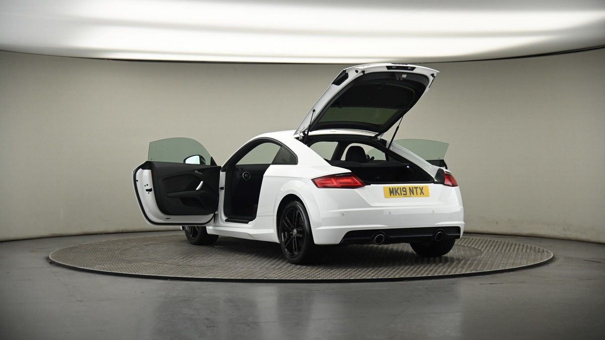 Audi TT Image 8