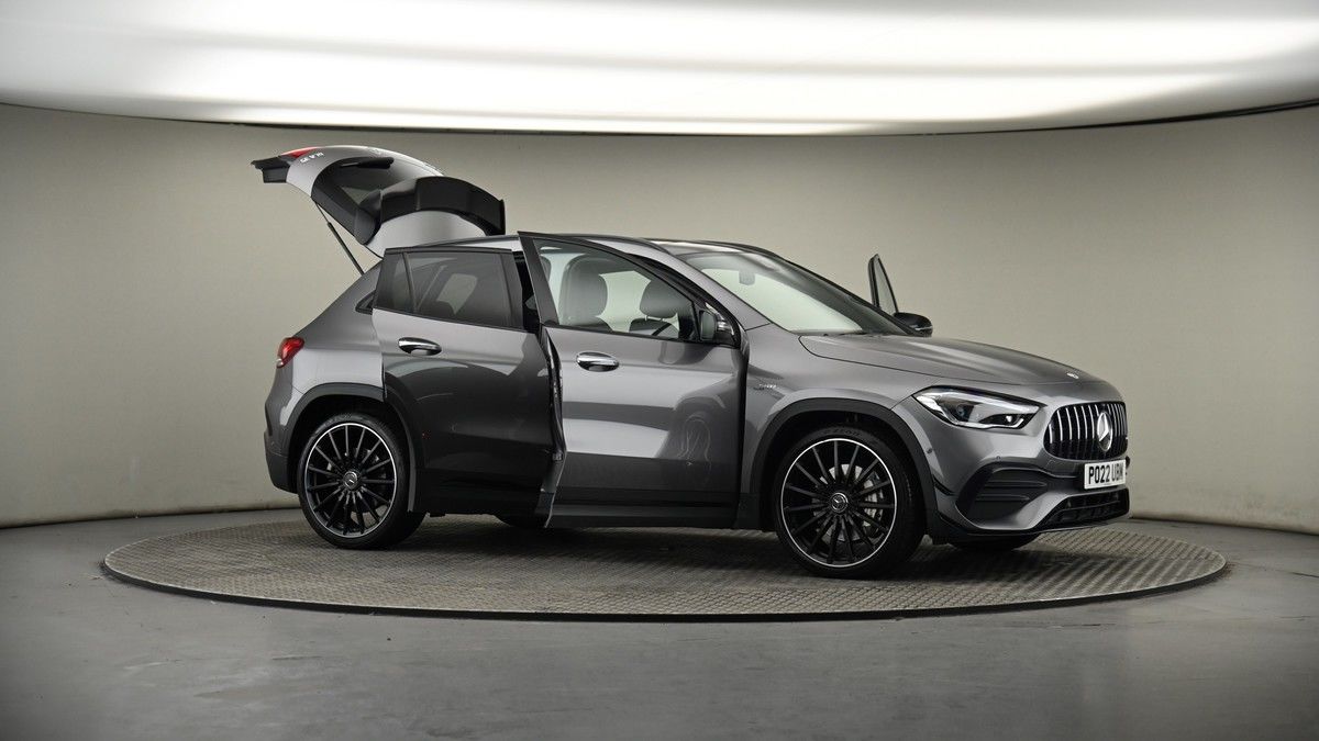 More views of Mercedes-Benz GLA