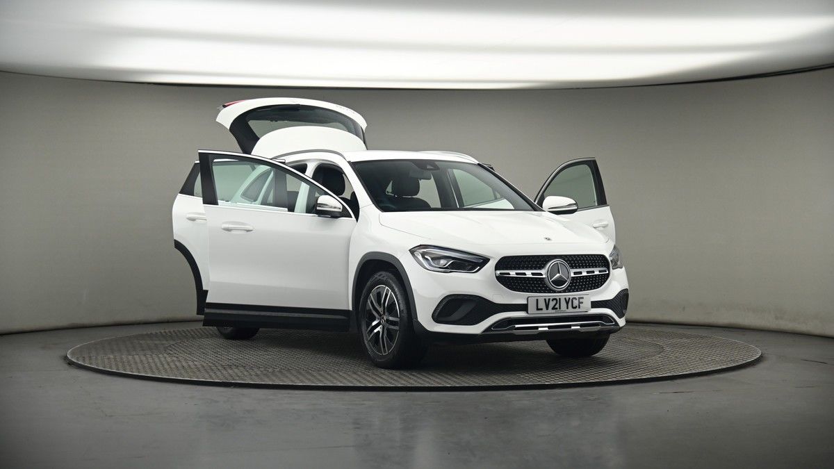 More views of Mercedes-Benz GLA