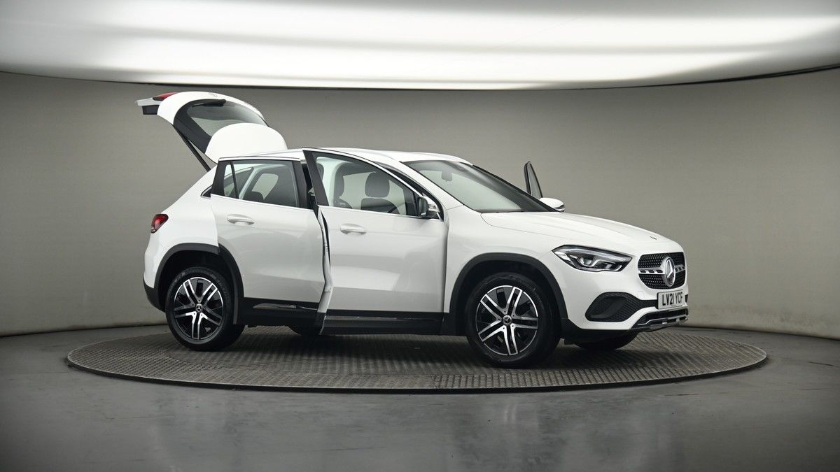 More views of Mercedes-Benz GLA