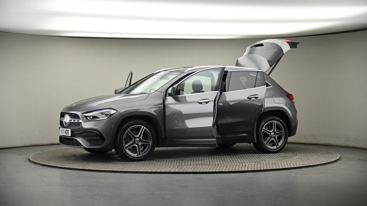 More views of Mercedes-Benz GLA