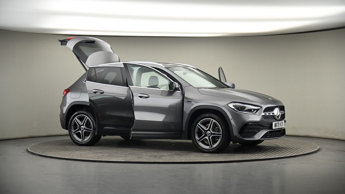 More views of Mercedes-Benz GLA