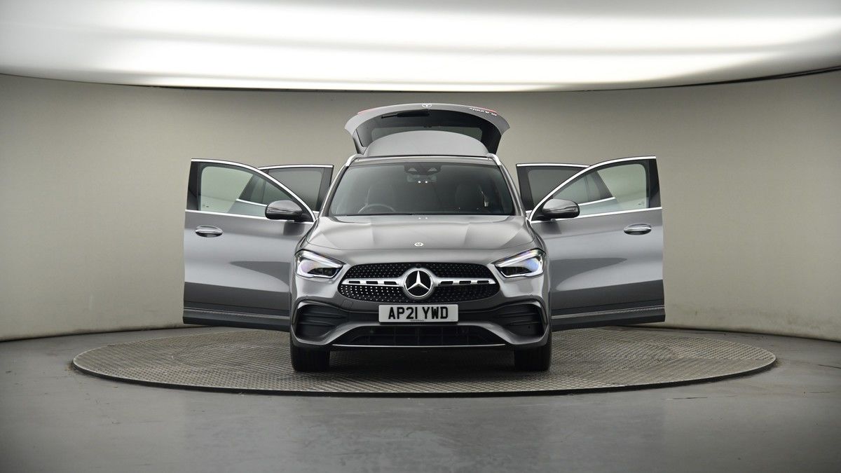 More views of Mercedes-Benz GLA