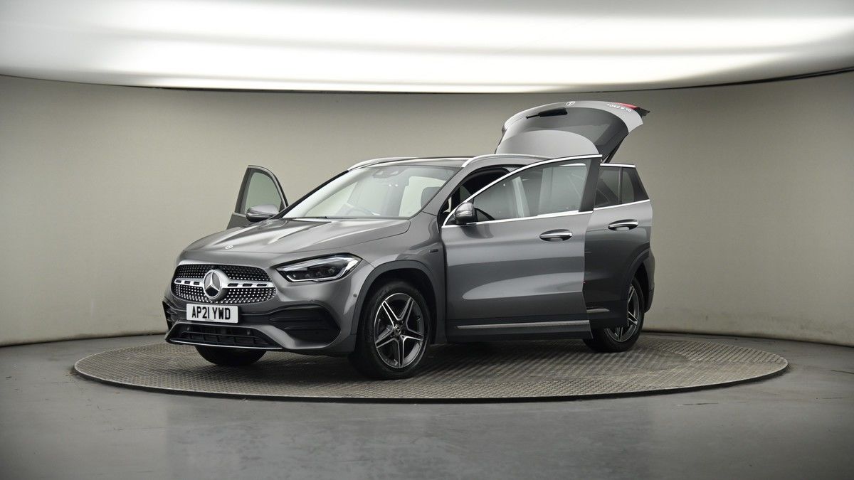 More views of Mercedes-Benz GLA