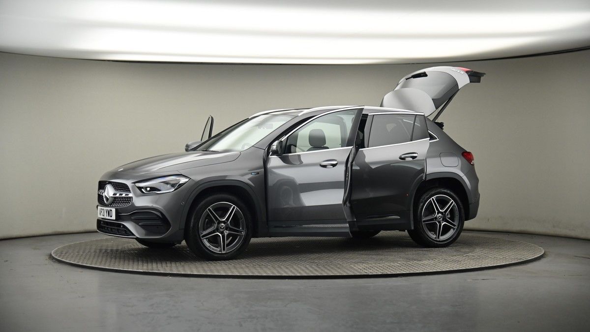 More views of Mercedes-Benz GLA