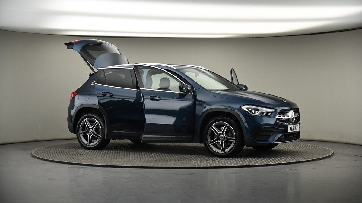 More views of Mercedes-Benz GLA