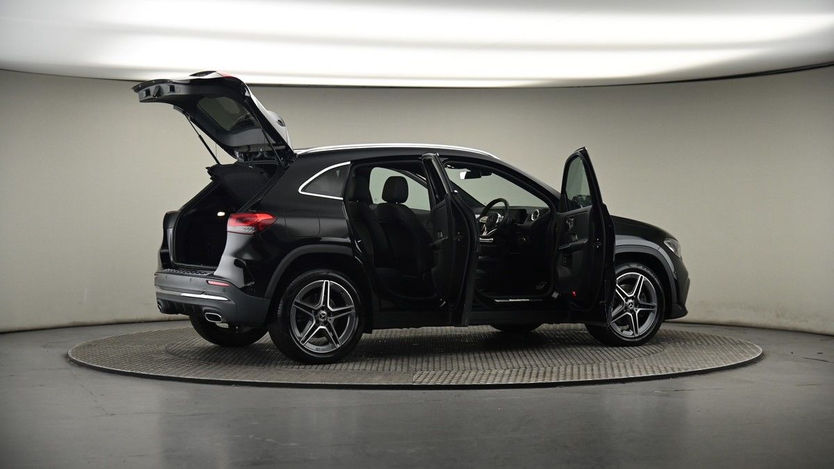 More views of Mercedes-Benz GLA