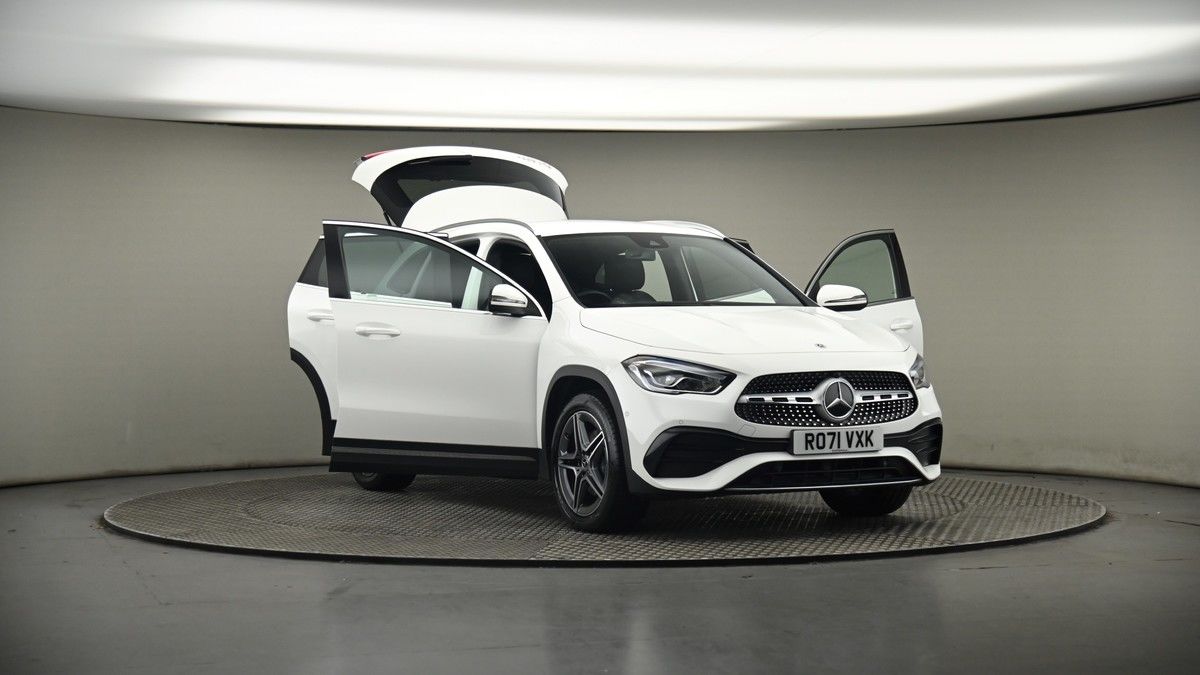 More views of Mercedes-Benz GLA