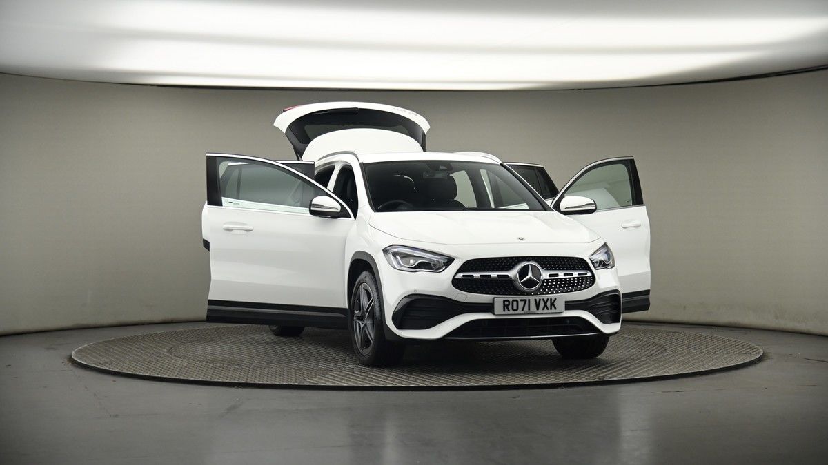 More views of Mercedes-Benz GLA