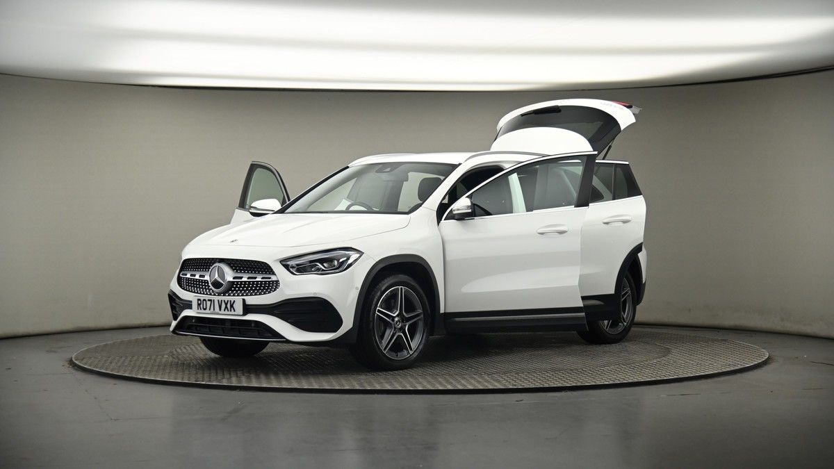 More views of Mercedes-Benz GLA